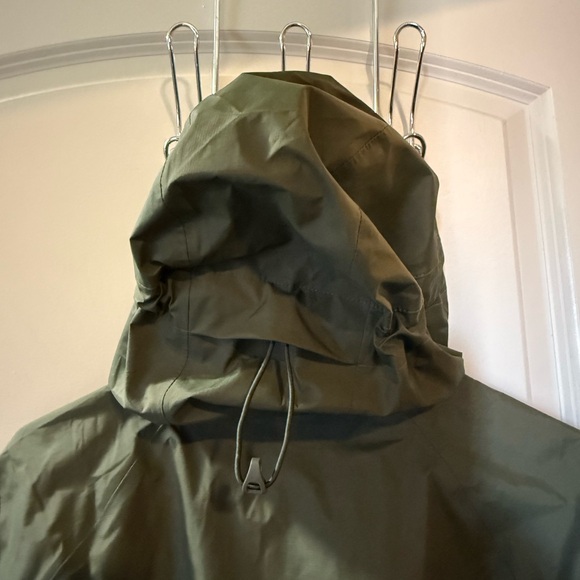 Patagonia Torrentshell 3L Olive Green Rain Jacket - Picture 3 of 9